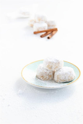 Petits Grecs | Kourabies Greek shortbread cookies